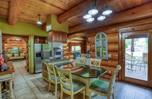 Marble Falls Cabin | Luxury Lake LBJ | Hot Tub Dock Log Country Cv