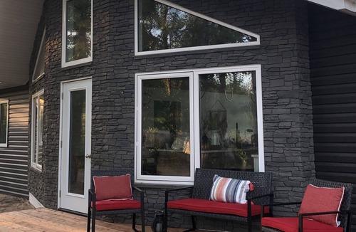 Hillside Beach Cottage | Luxury Lake Life at Hillside Beach