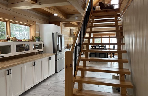Echo Bay Cabin | Luxury Lake Superior Log Home | Private Beach Outdoor Kitchen Sleeps 10