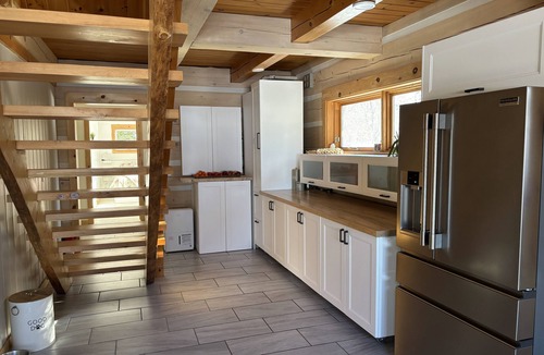 Echo Bay Cabin | Luxury Lake Superior Log Home | Private Beach Outdoor Kitchen Sleeps 10