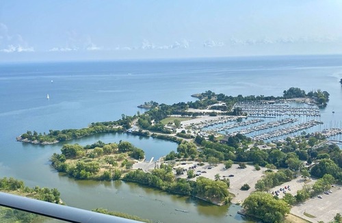 Humber Bay Shores Condo | Luxury Lake View Condo | Modern 1 BD | Free Parking