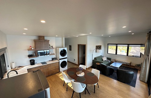 Clarksville House | Luxury Lake View with Sauna