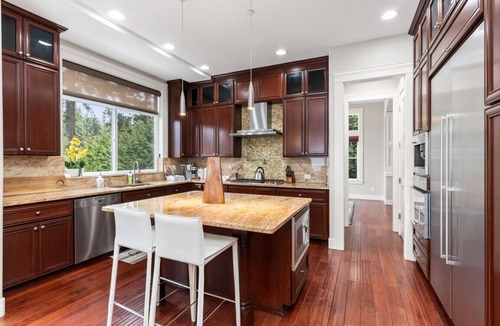 Lakeland South House | Luxury Lake Waterfront Friendly Retreat