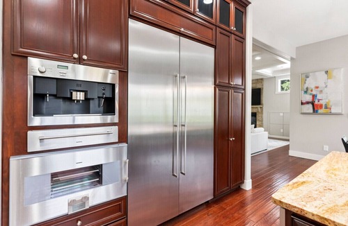 Lakeland South House | Luxury Lake Waterfront Friendly Retreat