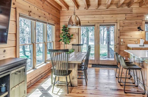 Castalian Springs Cabin | Luxury Lakefront Cabin