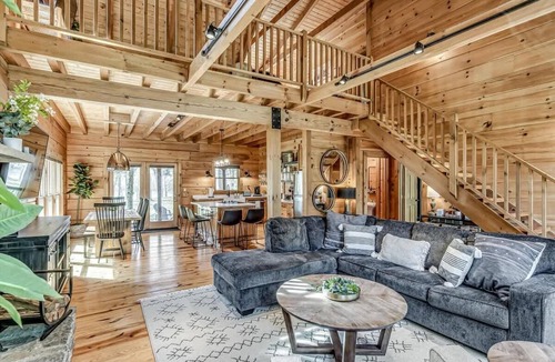 Castalian Springs Cabin | Luxury Lakefront Cabin