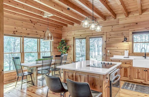 Castalian Springs Cabin | Luxury Lakefront Cabin