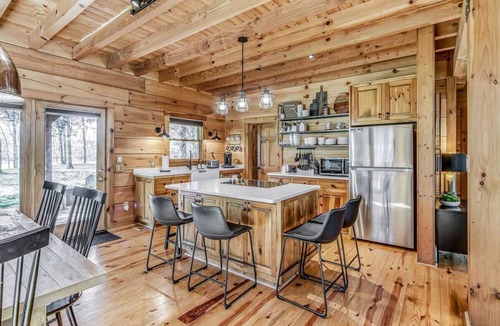 Castalian Springs Cabin | Luxury Lakefront Cabin