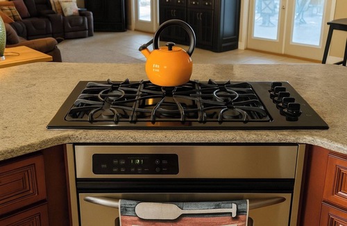 Gilbert Cottage | Luxury Lakefront 4br: Jacuzzi, Game Room & Wi-fi