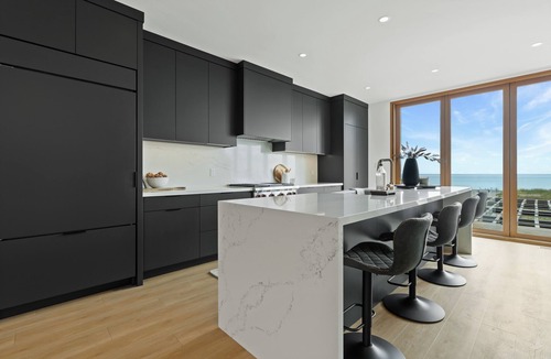 Port Stanley House | Luxury Lakefront Retreat | Private Sandy Beach | Walk to Downtown Port Stanley