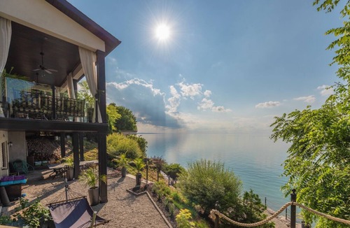 Port Dalhousie House | LUXURY LAKEFRONT HOME WITH PRIVATE BACKYARD BEACH & SPECTACULAR VIEW