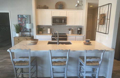 Lake Ozark Condo | Luxury Lakefront Condo, 3 Pools, 1 BR/2B - Clean Updated Property