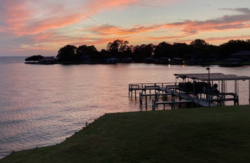 Onalaska Condo | Luxury Lakefront Condo - A Private Paradise!