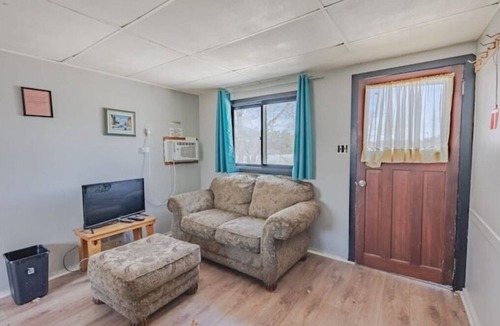 Frontenac Cabin | Luxury Lakefront Cottage