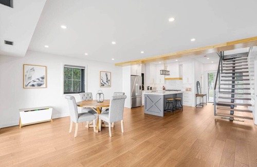 Scugog House | Luxury Lakefront Cottage | Sunset Views & Dock