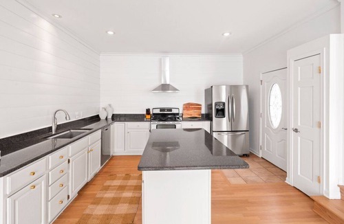 Wonder Lake House | Luxury Lakefront Escape - 25 mins from Lake Geneva w/Boat Rental