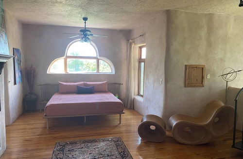 Spicewood Bed & Breakfast | Luxury Lakefront Escape: Massage, Yoga, Winery, Kayaks, SUPs, Krause Springs!