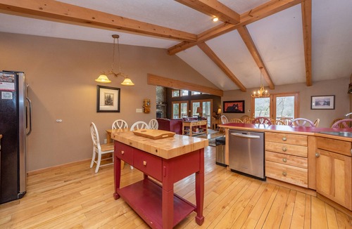 McHenry House | Luxury Lakefront Escape w/Sauna & Hot Tub