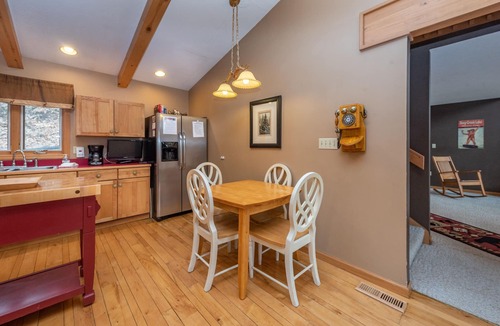 McHenry House | Luxury Lakefront Escape w/Sauna & Hot Tub