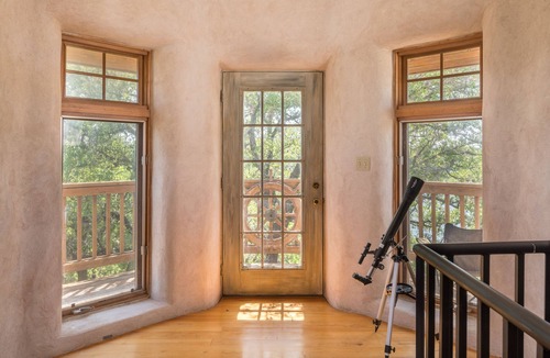 Mouth Of Pedernales House | Luxury Lakefront Escape: Massage, Yoga, Winery, Kayaks, SUPs, Krause Springs!
