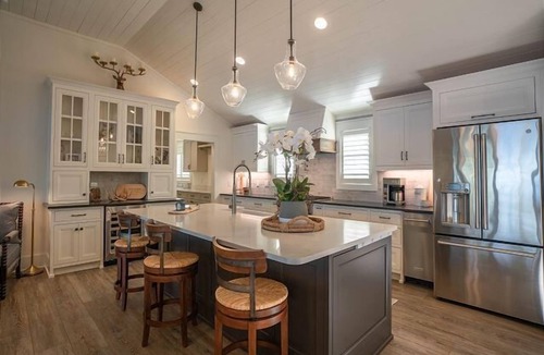 Eatonton House | Luxury Lakefront Home Screened Porch Max Dock Kayaks & Paddleboard