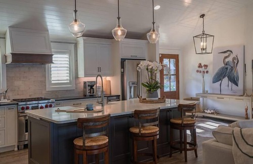 Eatonton House | Luxury Lakefront Home Screened Porch Max Dock Kayaks & Paddleboard