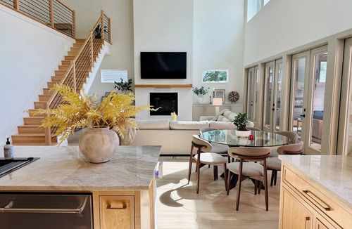 Enchanted Oaks House | Luxury Lakefront - Huge Patio + Private Yard + Boat + Sleeps 14
