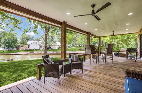 Carolyn Estates House | Luxury Lakefront Oasis - Kayaks, Views & Games