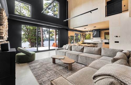 Gravenhurst Cottage | Luxury Lakefront Retreat on Peaceful Kahshe Lake