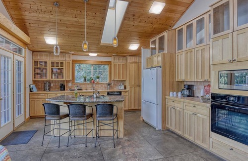 Bonner County House | Luxury Lakefront Retreat