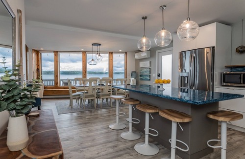 Town of Ledyard House | Luxury Lakefront Retreat | Huge Dock!