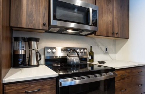 Sedro-Woolley House | Luxury Lakefront Gathering Place with Private Dock