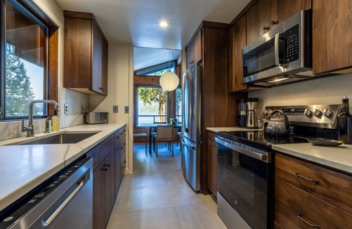 Sedro-Woolley House | Luxury Lakefront Gathering Place with Private Dock