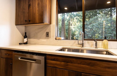 Sedro-Woolley House | Luxury Lakefront Gathering Place with Private Dock