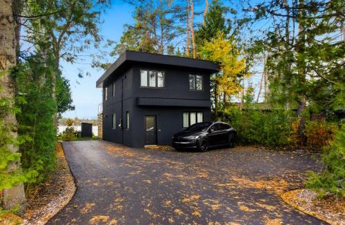 Rama House | Luxury Lakefront with Sauna & EV