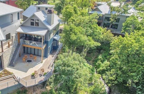 Vinita House | Luxury Lakehouse,Dock,Firepit,Waterfall, Pontoon