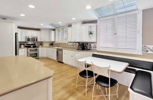 Winter Haven House | Luxury Lakehouse on Lake Ruby - Dock - Game Room - Near Legoland
