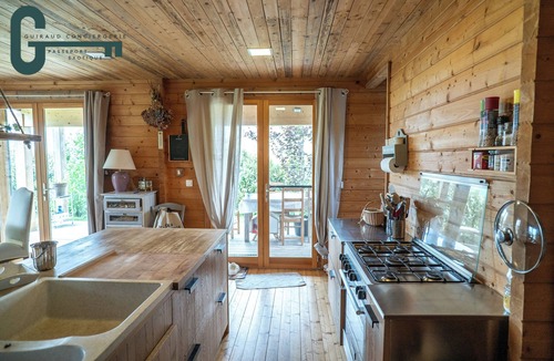 Molleville Cottage | Luxury lakeside cottage with swimming pool