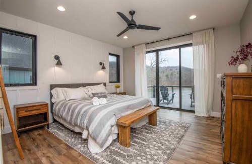 Hidden Springs House | Luxury Lakeside Living at Knot Working on Norris Lake