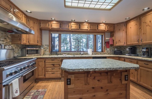 Lake Forest House | Luxury Lakeside Retreat + Lake Views + Close To Resorts!