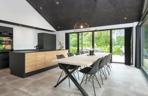 Ansager House | Luxury Lakeside Retreat - By Traum Ferienwohnungen
