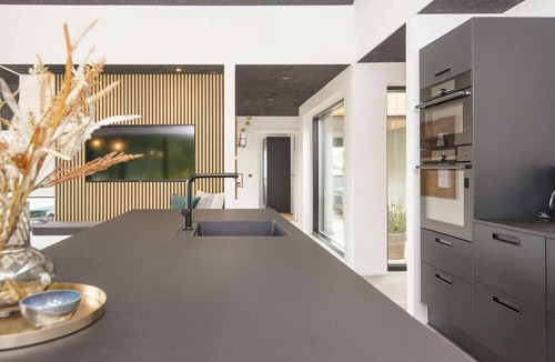 Ansager House | Luxury Lakeside Retreat - By Traum Ferienwohnungen