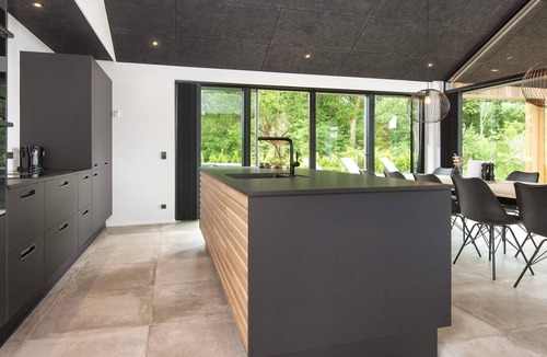 Ansager House | Luxury Lakeside Retreat - By Traum Ferienwohnungen