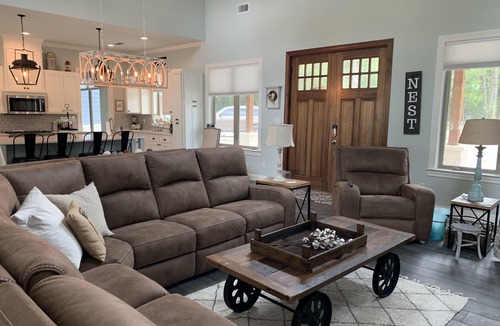 Quinlan House | Luxury Lakeside Retreat