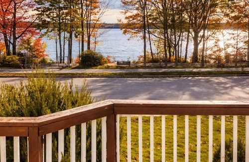 Barrie House | Luxury Lakeview Stay with Jacuzzi | Downtown Barrie