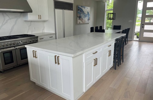 Bobcaygeon Cottage | Luxury Large Waterfront Cottage w/Games Room