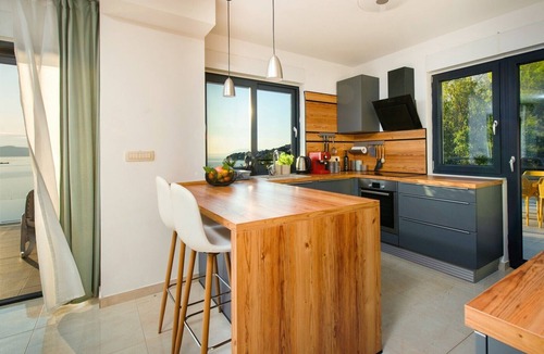 Zivogosce Villa | Luxury Leona villa near Makarska, heated pool