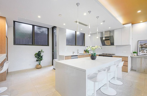 Putney House | ★Luxury Lifestyle ★ Pool ★WaterView ★ Convenient location★