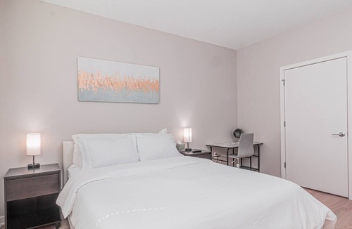 Alexandria West Apartment | Luxury Living | DC | Free-Parking