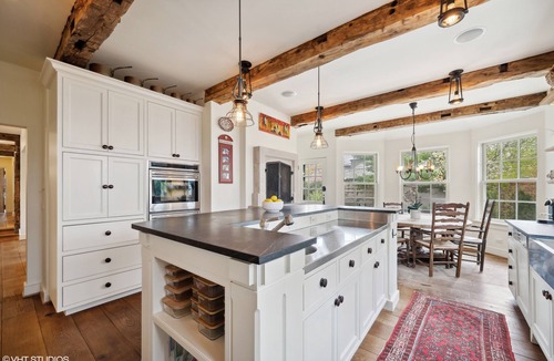 Evanston House | Luxury living in prime location